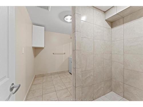 18 Elizabeth Crescent, Leamington, ON 