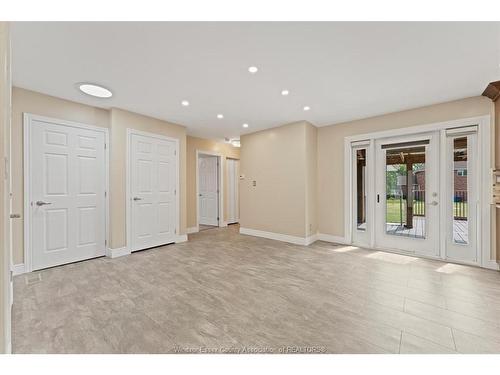 18 Elizabeth Crescent, Leamington, ON 