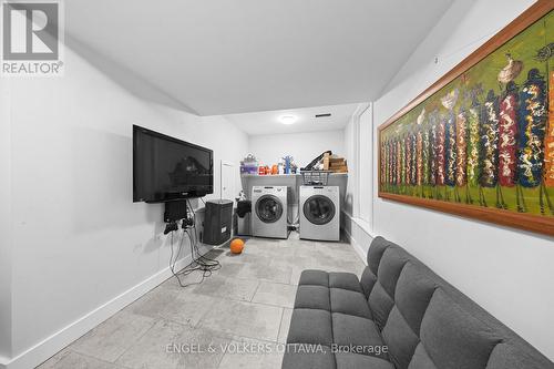 Lower level flex space with laundry and storage - 53 Vaughan Street, Ottawa, ON 