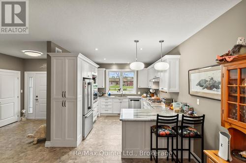 Well-appointed kitchen - 25 Powerline Road, Quinte West (Murray Ward), ON 