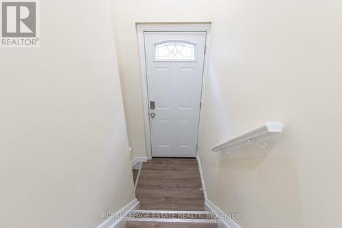 5 BARLOW ROAD , Toronto, Ontario M1G 2B3 2
