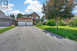 Driveway accommodates 6 vehicles. No sidewalk! - 