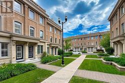 6 - 20 HARGRAVE LANE Toronto, ON M4N 0A4