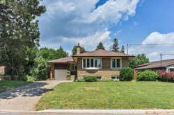 22 Anewen Drive  Toronto, ON M4A 1S2