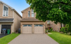 3252 Laburnum Crescent  Mississauga, ON L5N 7M2
