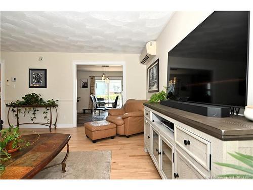 37 Lansdown Ave, Oromocto, NB 