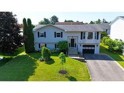 37 Lansdown AVE  Oromocto, NB E2V 4J7