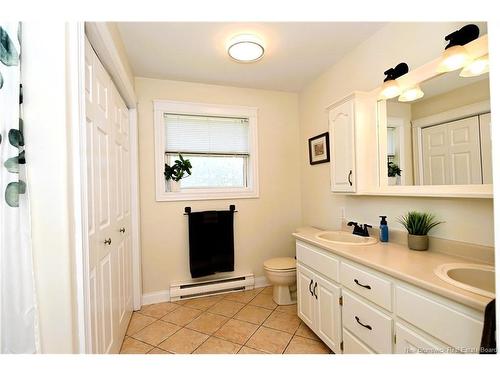 37 Lansdown Ave, Oromocto, NB 