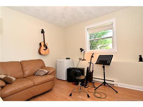 37 Lansdown Ave, Oromocto, NB 