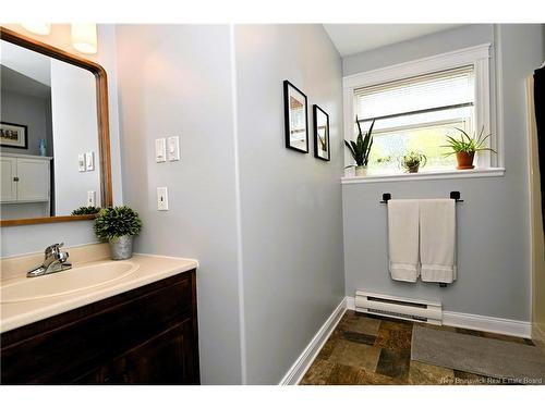 37 Lansdown Ave, Oromocto, NB 