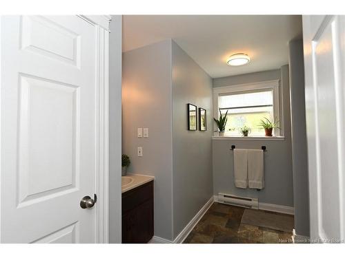 37 Lansdown Ave, Oromocto, NB 