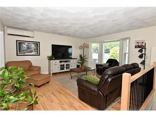 37 Lansdown Ave, Oromocto, NB 
