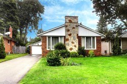 3119 Ballydown Crescent  Mississauga, ON L5C 2C9