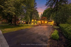 29 Farmcote Road Toronto, ON M3B 2Z6