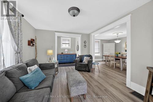 336 Amelia Street, Cornwall, ON - Indoor Photo Showing Living Room