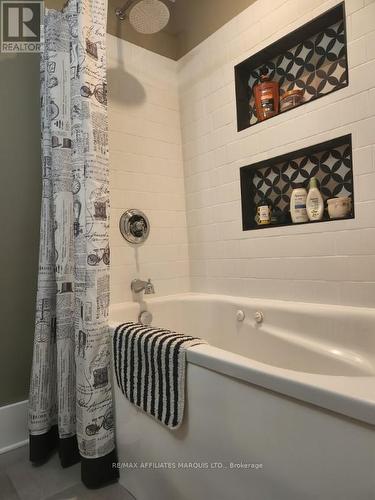 336 Amelia Street, Cornwall, ON - Indoor Photo Showing Bathroom