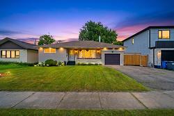 281 Wallasey Street  Winnipeg, MB R3J 3C2