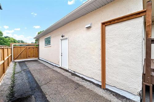 AMAZING SIDE PAVED PARKING PAD W/ GATE* - 281 Wallasey Street, Winnipeg, MB 