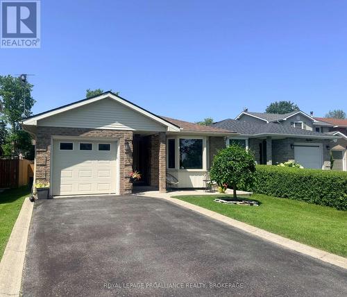 16 GRENADIER DRIVE  Kingston (Kingston East (Incl Barret Crt)), ON K7K 6E8