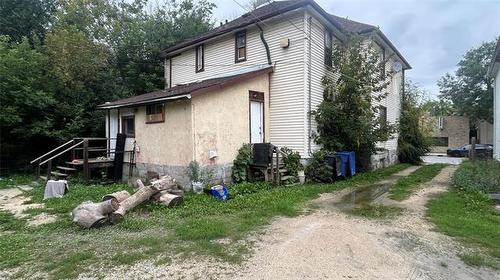 248 Selkirk Ave, Winnipeg, MB 