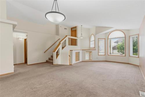 7 Kingfisher Crescent, Winnipeg, MB 