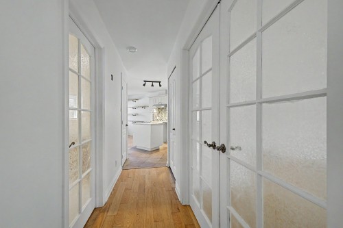 Mud Room - 101-181 Rue Des Échevins, Saint-Jean-Sur-Richelieu, QC 