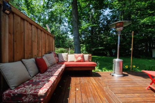 Courtyard - 26 Rue Beechwood, Baie-D'Urfé, QC 