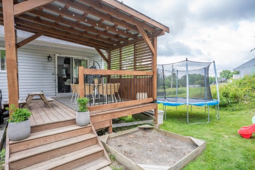 Terrasse - 334 Av. Des Saules, Saint-Benjamin, QC 