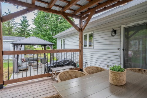 Terrasse - 334 Av. Des Saules, Saint-Benjamin, QC 