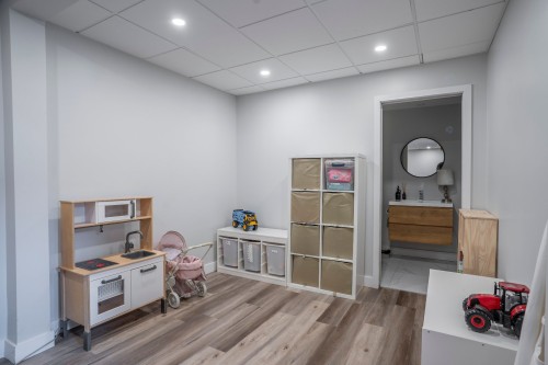 Salle familiale - 334 Av. Des Saules, Saint-Benjamin, QC 