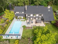 6434 Woodgrove Way  Duncan, BC V9L 5R4