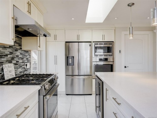 4081 Cedar Hill Rd, Saanich, BC 