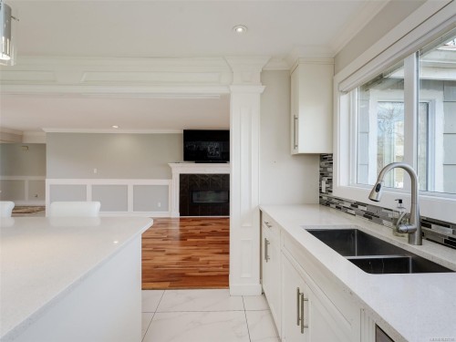 4081 Cedar Hill Rd, Saanich, BC 