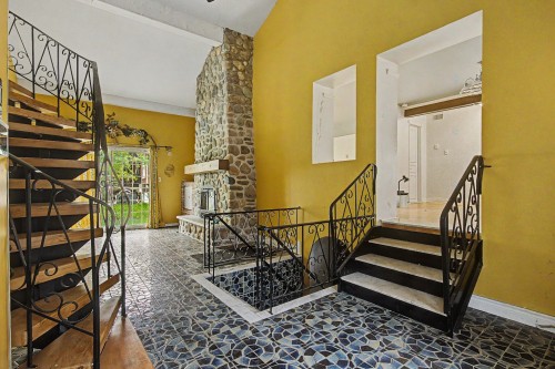 Hall d'entrée/Vestibule - 84 Rue Ste-Thérèse, Saint-Jean-Sur-Richelieu, QC - Indoor Photo Showing Other Room