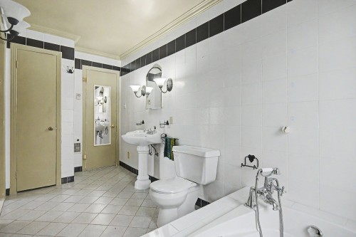 Salle de bains - 84 Rue Ste-Thérèse, Saint-Jean-Sur-Richelieu, QC - Indoor Photo Showing Bathroom