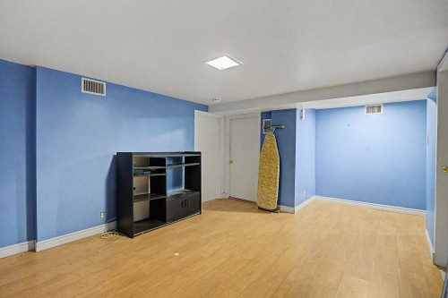Salle familiale - 84 Rue Ste-Thérèse, Saint-Jean-Sur-Richelieu, QC - Indoor Photo Showing Other Room