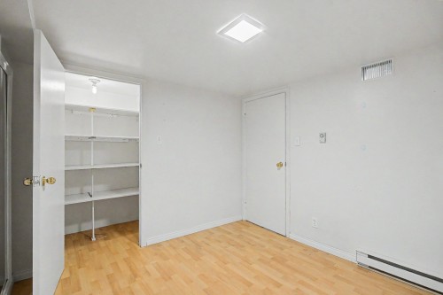 Chambre à coucher - 84 Rue Ste-Thérèse, Saint-Jean-Sur-Richelieu, QC - Indoor Photo Showing Other Room
