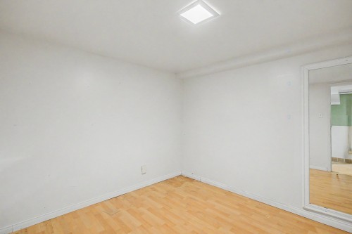 Chambre à coucher - 84 Rue Ste-Thérèse, Saint-Jean-Sur-Richelieu, QC - Indoor Photo Showing Other Room