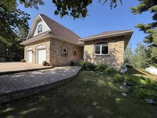 498B HWY 11 E  Fort Frances, ON P9A 3M3