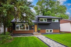 962 Lindsay ST  Winnipeg, MB R3N 1H9