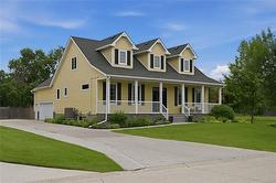 7 Four Oaks COVE  Winnipeg, MB R3K 0V7