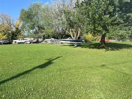 9 Mary Ave, Gunton, MB 