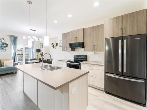 39 Rowntree Ave, Winnipeg, MB 