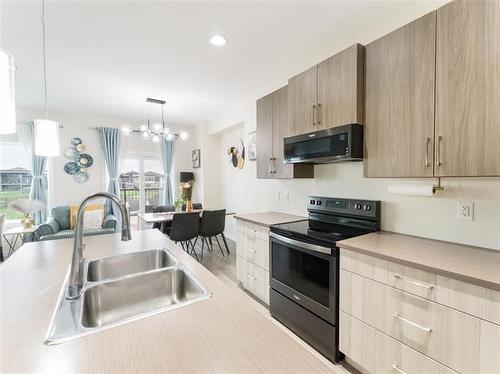 39 Rowntree Ave, Winnipeg, MB 