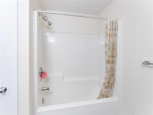 39 Rowntree Ave, Winnipeg, MB 
