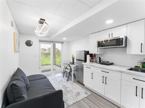 39 Rowntree Ave, Winnipeg, MB 