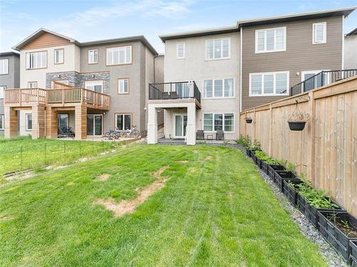 39 Rowntree Ave, Winnipeg, MB 