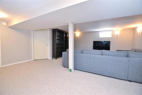 951 Minto St, Winnipeg, MB 