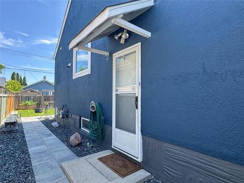 951 Minto St, Winnipeg, MB 