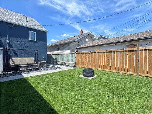 951 Minto St, Winnipeg, MB 